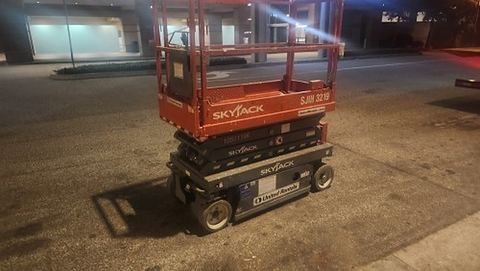 2016 SKYJACK SJIII3219 Scissor Lift 19' Electric