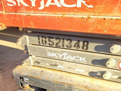 2016 SKYJACK SJIII3219 Scissor Lift 19' Electric