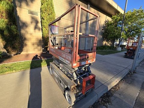 2016 SKYJACK SJIII3219 Scissor Lift 19' Electric