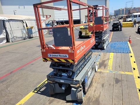 2016 SKYJACK SJIII3219 Scissor Lift 19' Electric