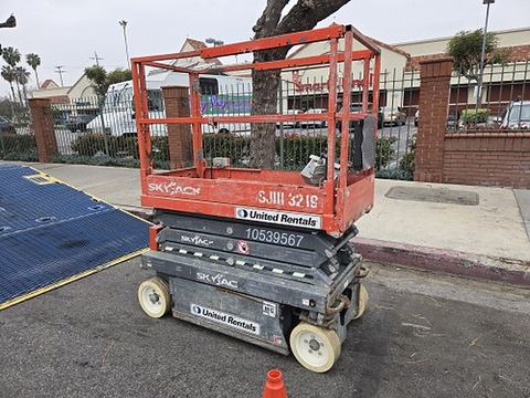2016 SKYJACK SJIII3219 Scissor Lift 19' Electric