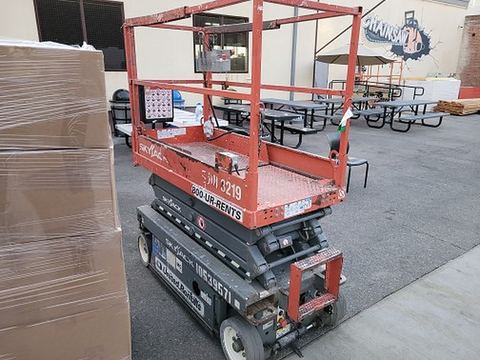 2016 SKYJACK SJIII3219 Scissor Lift 19' Electric