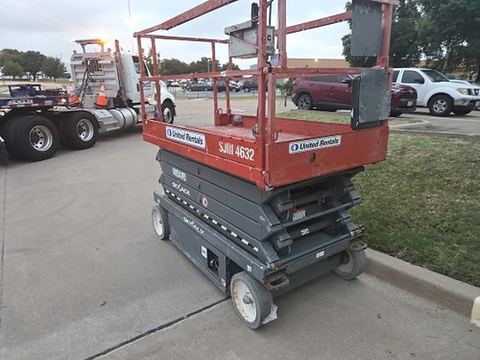 2016 SKYJACK SJIII4632 Scissor Lift 30-35' Electric 46-48" Wide