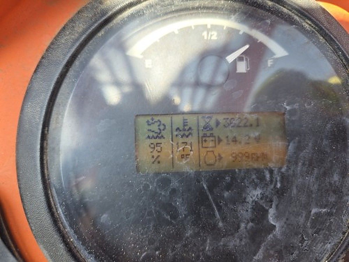 SKYTRAK 6042 photo 4