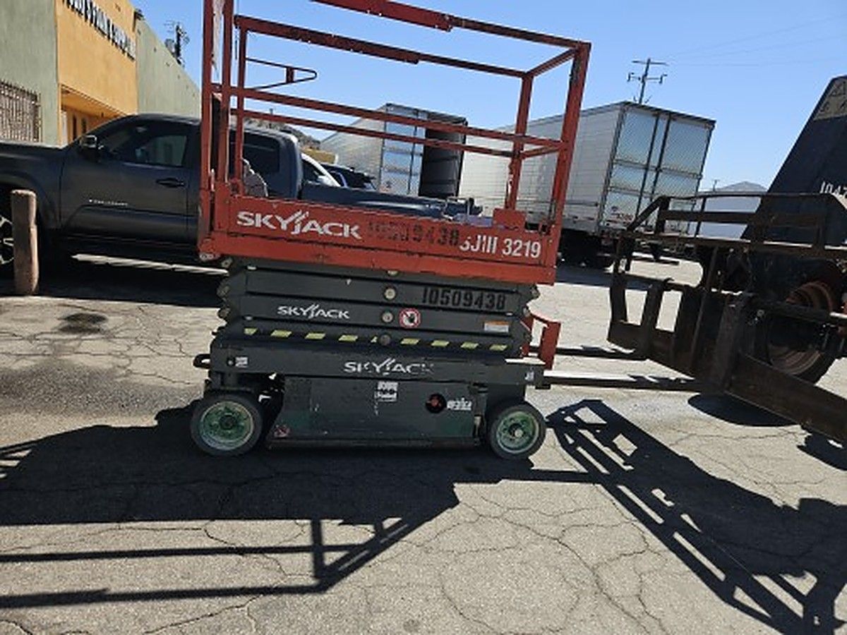 SKYTRAK 6042 photo 2