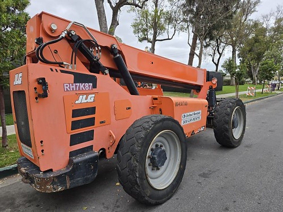 SKYTRAK 6042 photo 2