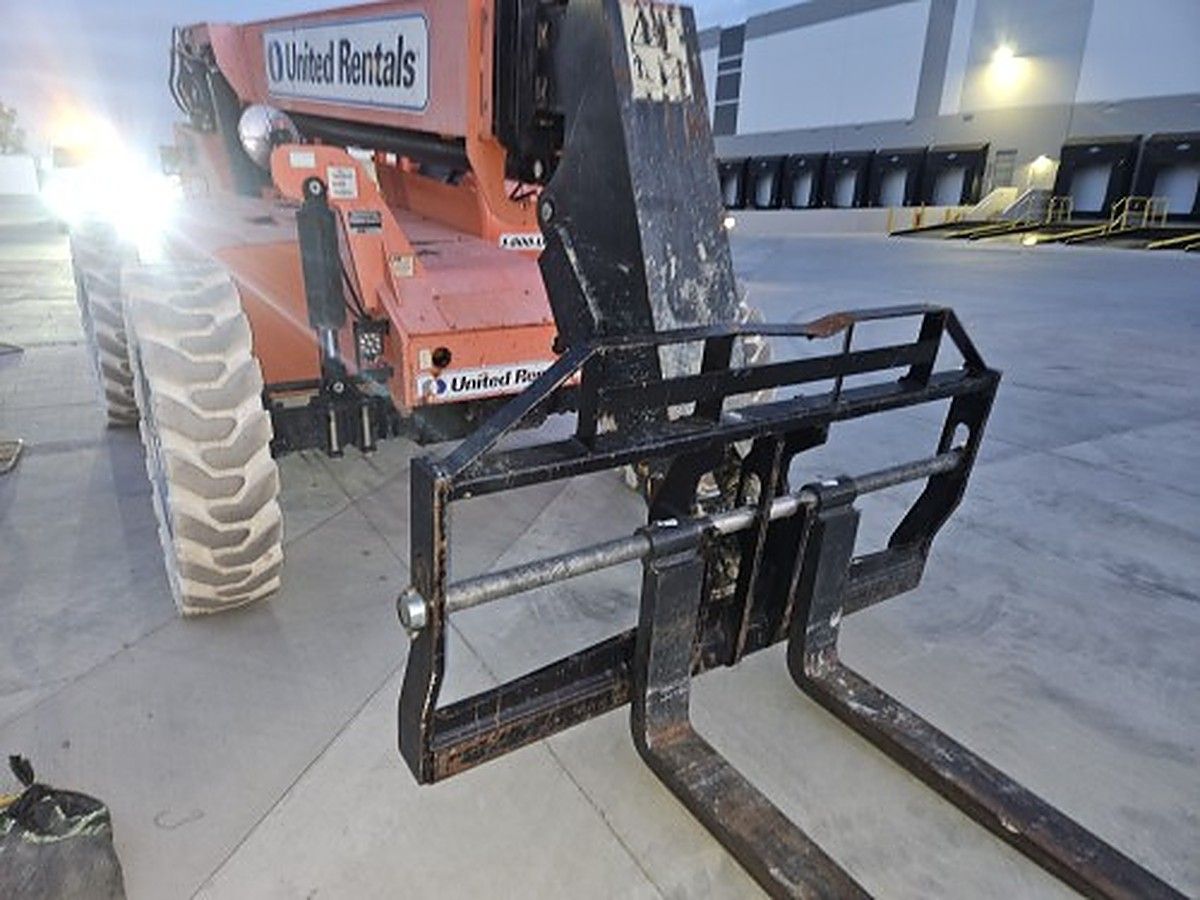 SKYTRAK 6042 photo 3