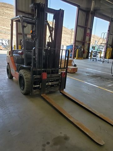 2016 TOYOTA 8FDU30 Forklift Whse 6000# Diesel