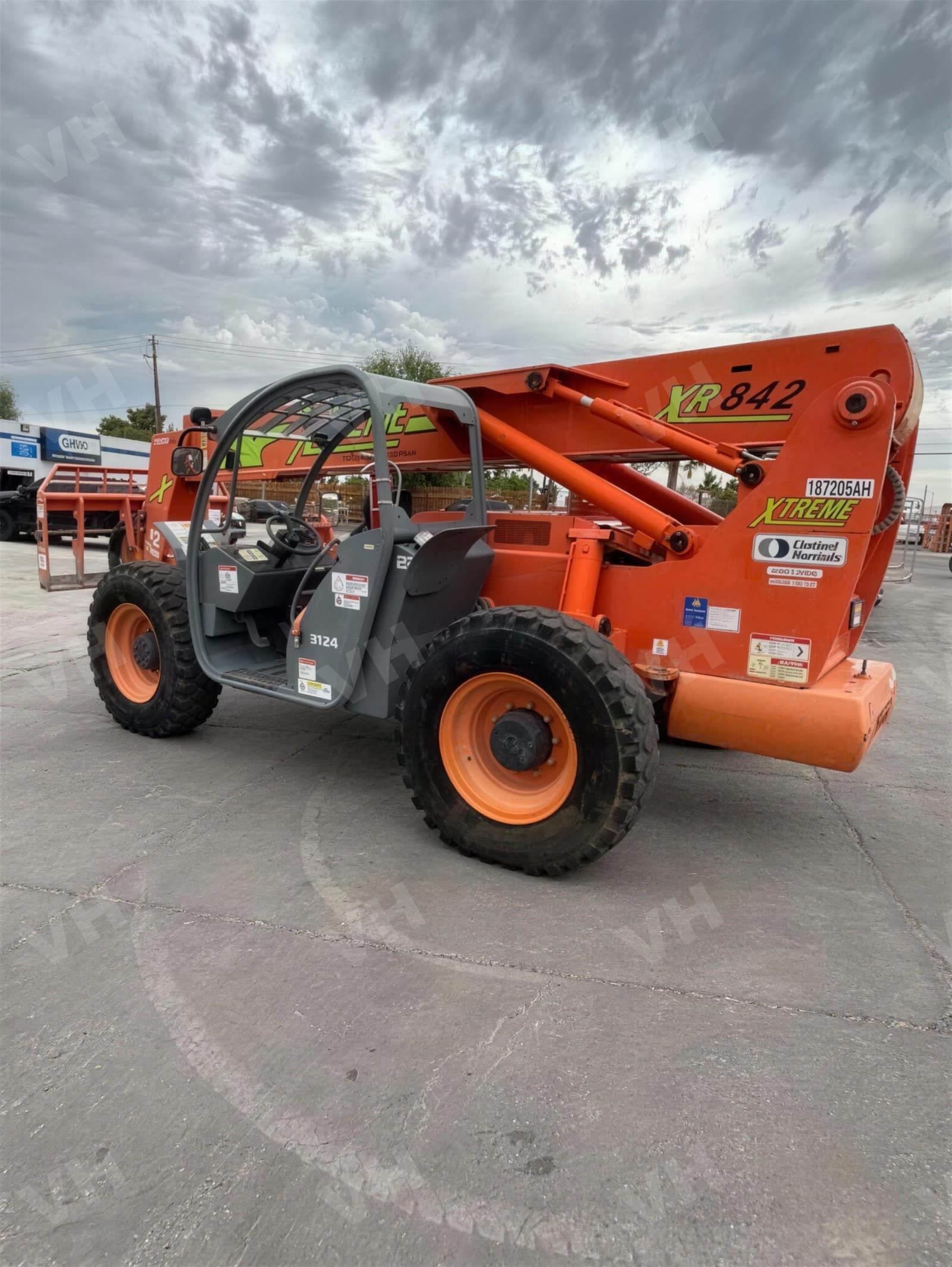2016 Xtreme XR842 FORKLIFT VARIABLE REACH 8000# 40-49' photo 3