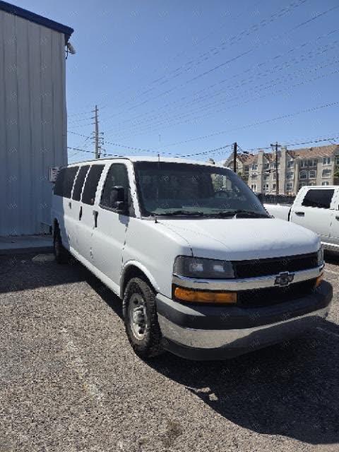 2017 Chevrolet Express 3500 15-Passenger Van