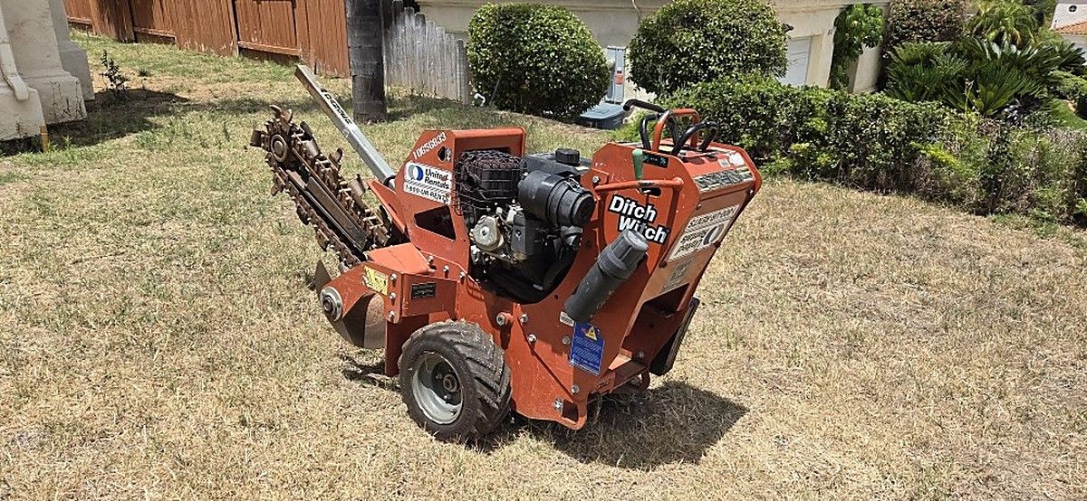 DITCHWITCH C14 photo 11