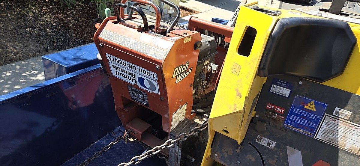 DITCHWITCH C14 photo 3