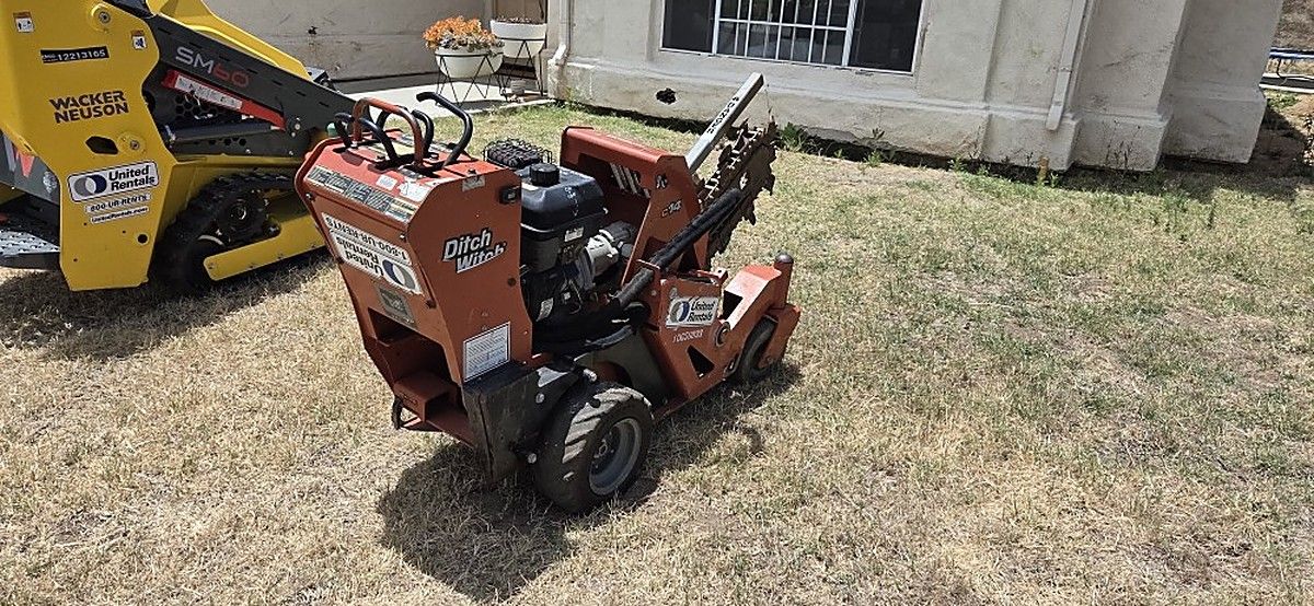 DITCHWITCH C14 photo 8