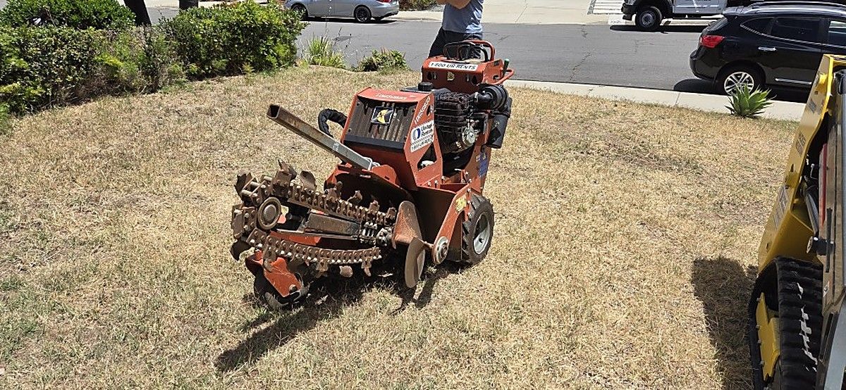 DITCHWITCH C14 photo 9