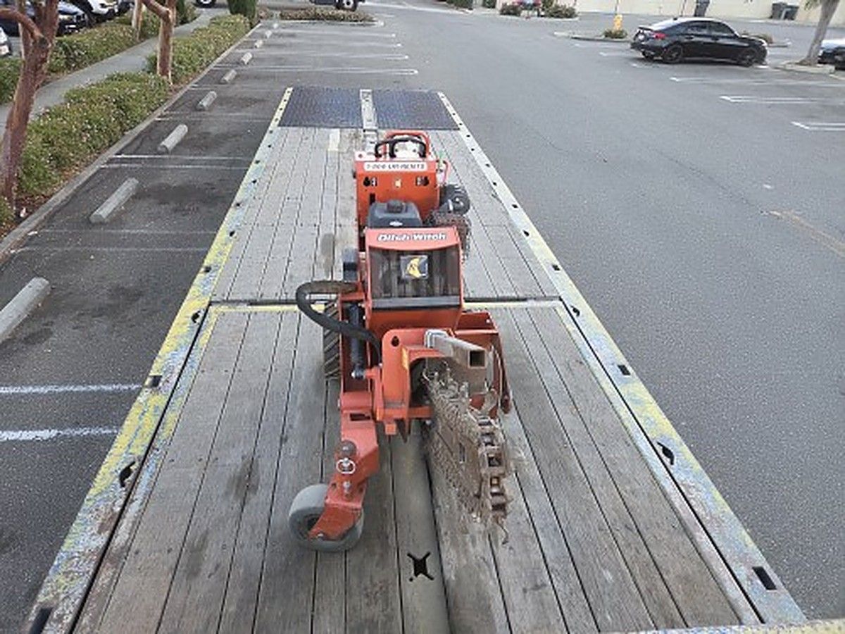 DITCHWITCH C14 photo 5