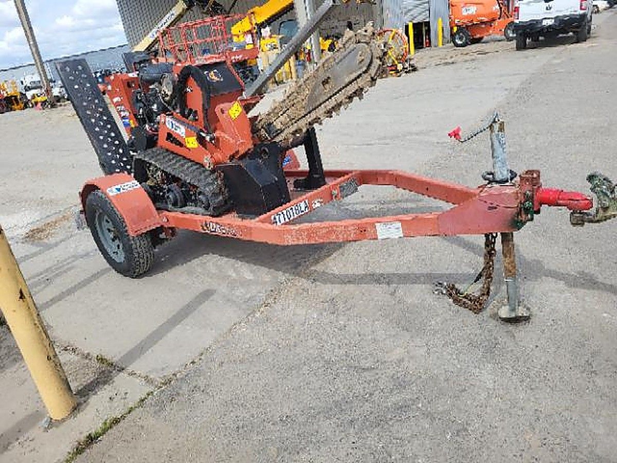 DITCHWITCH S2B photo 3
