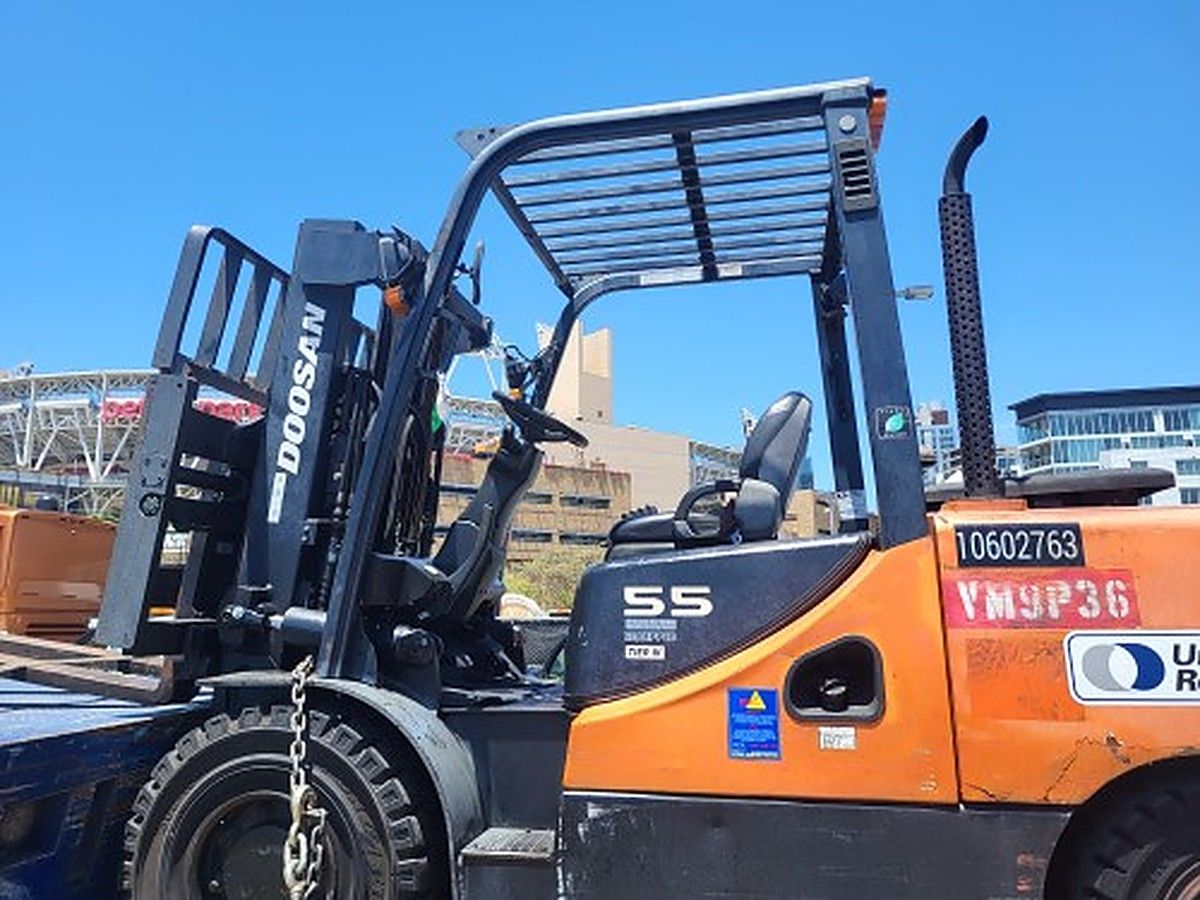 DOOSAN D55C-7 photo 8