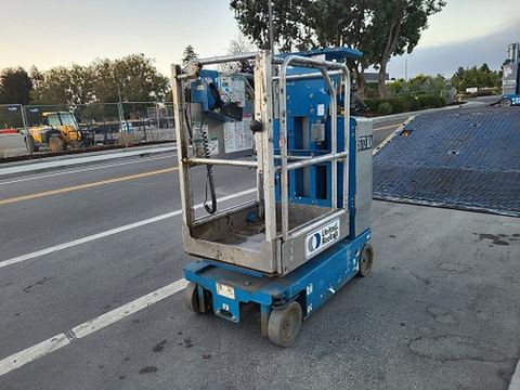 2017 GENIE GR-12 Vertical Lift 12' Elec Self Propelled