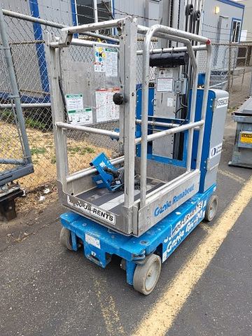 2017 GENIE GR-20 Vertical Lift 18-20' Elec Self Propelled