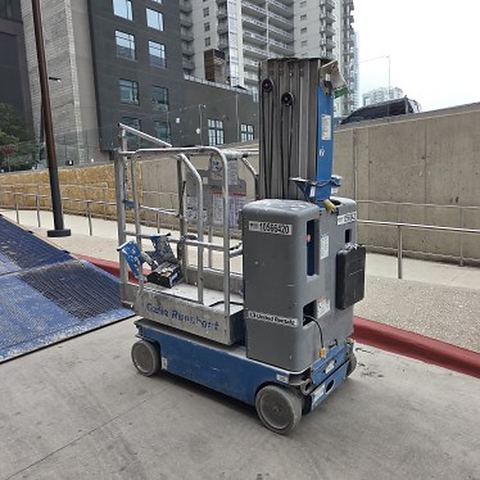 2017 GENIE GR-20 Vertical Lift 18-20' Elec Self Propelled