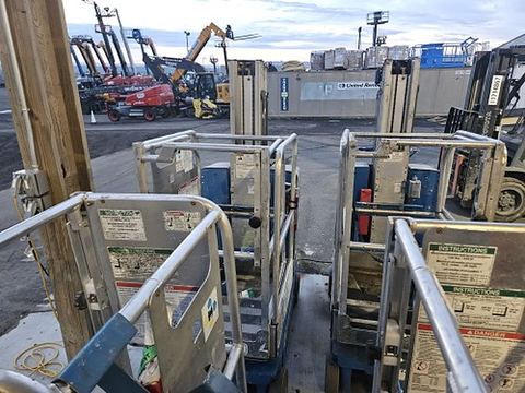 2017 GENIE GR-20 Vertical Lift 18-20' Elec Self Propelled
