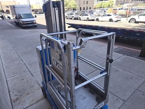 2017 GENIE GR-20 Vertical Lift 18-20' Elec Self Propelled