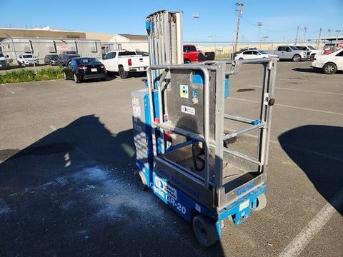 2017 GENIE GR-20 Vertical Lift 18-20' Elec Self Propelled