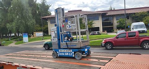 2017 GENIE GR-20 Vertical Lift 18-20' Elec Self Propelled