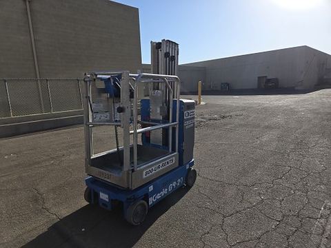 2017 GENIE GR-20 Vertical Lift 18-20' Elec Self Propelled
