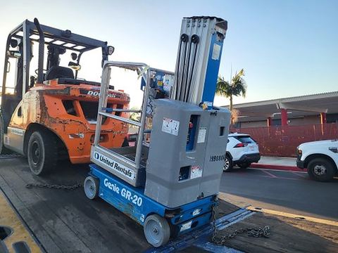 2017 GENIE GR-20 Vertical Lift 18-20' Elec Self Propelled
