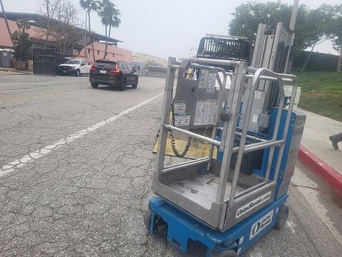 2017 GENIE GR-20 Vertical Lift 18-20' Elec Self Propelled