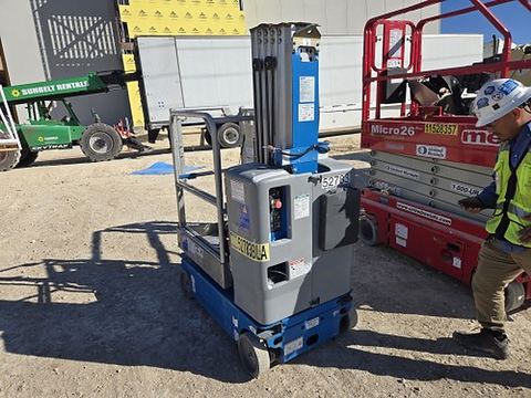 2017 GENIE GR-20 Vertical Lift 18-20' Elec Self Propelled