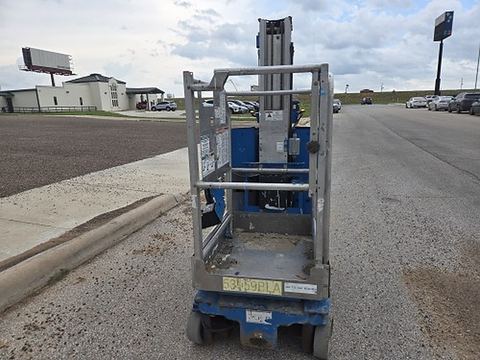 2017 GENIE GR-20 Vertical Lift 18-20' Elec Self Propelled