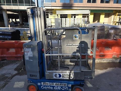 2017 GENIE GR-20 Vertical Lift 18-20' Elec Self Propelled