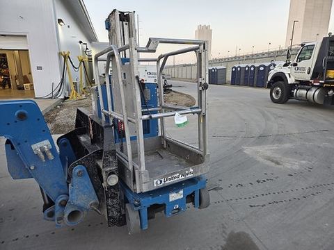 2017 GENIE GR-20 Vertical Lift 18-20' Elec Self Propelled