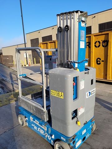2017 GENIE GR-20 Vertical Lift 18-20' Elec Self Propelled