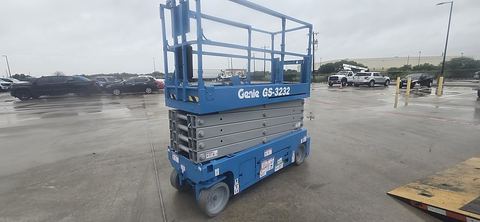 2017 GENIE GS-3232 Scissor Lift 30-33' Electric 32" Wide