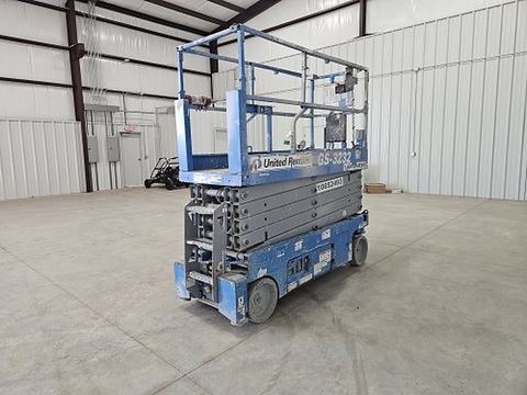 2017 GENIE GS-3232 Scissor Lift 30-33' Electric 32" Wide