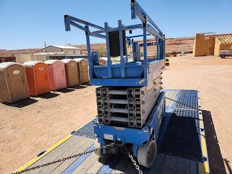 2017 GENIE GS-3232 Scissor Lift 30-33' Electric 32" Wide