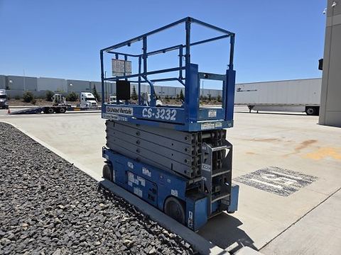 2017 GENIE GS-3232 Scissor Lift 30-33' Electric 32" Wide