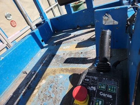 2017 GENIE GS-3232 Scissor Lift 30-33' Electric 32" Wide