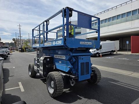 2017 GENIE GS-4390 RT Scissor Lift 36-49' Ic 4Wd