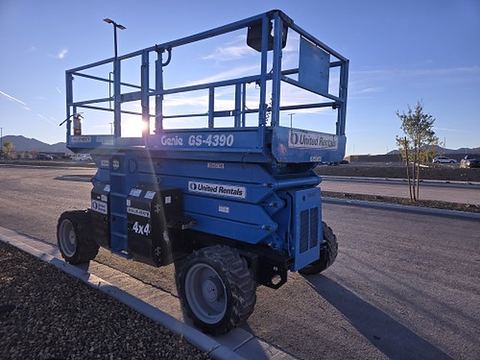 2017 GENIE GS-4390 RT Scissor Lift 36-49' Ic 4Wd