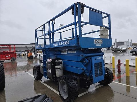 2017 GENIE GS-4390 RT Scissor Lift 36-49' Ic 4Wd