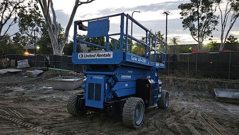 2017 GENIE GS-4390 RT Scissor Lift 36-49' Ic 4Wd