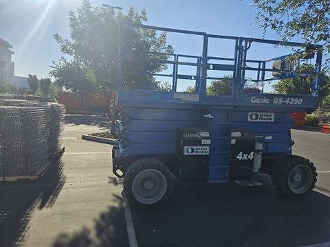 2017 GENIE GS-4390 RT Scissor Lift 36-49' Ic 4Wd