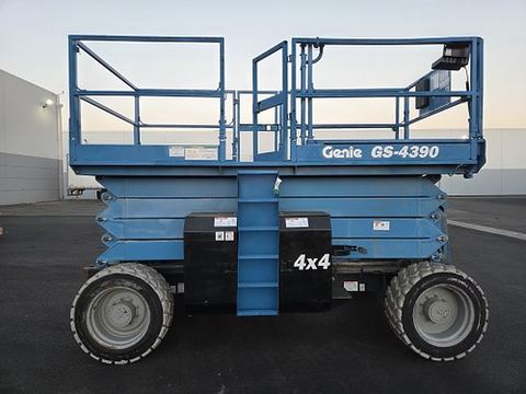 2017 GENIE GS-4390 RT Scissor Lift 36-49' Ic 4Wd
