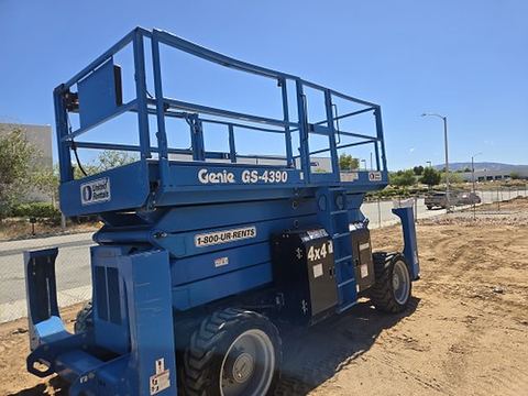 2017 GENIE GS-4390 RT Scissor Lift 36-49' Ic 4Wd