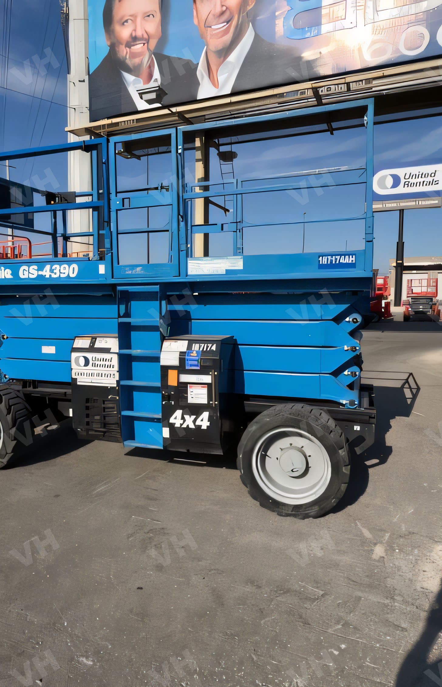 2017 Genie GS-4390 RT SCISSOR LIFT 36-49' IC 4WD photo 2