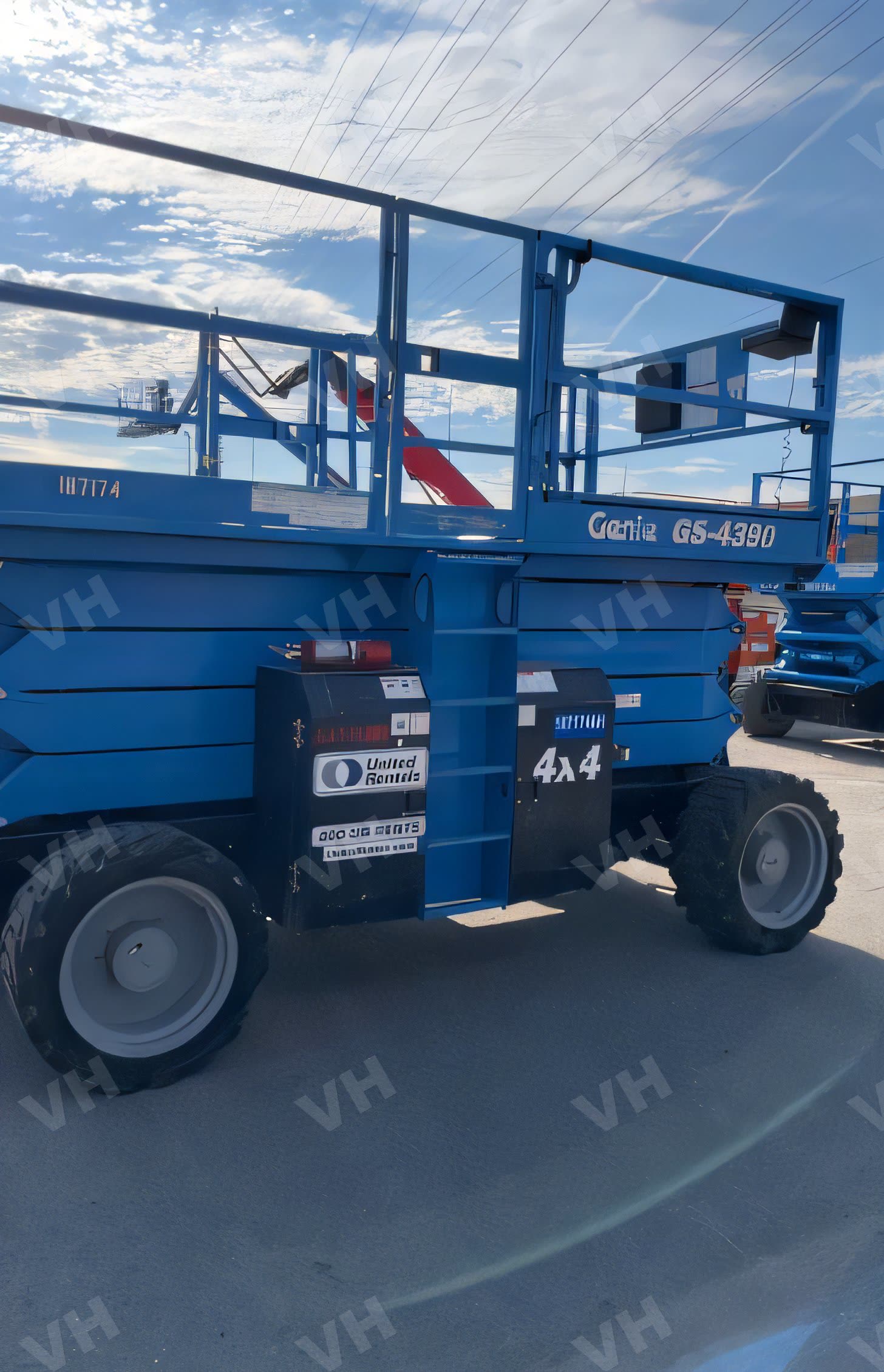 2017 Genie GS-4390 RT SCISSOR LIFT 36-49' IC 4WD photo 3